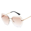 Image of Luxury Transparent Gradient Sun Glasses For Women Elegant